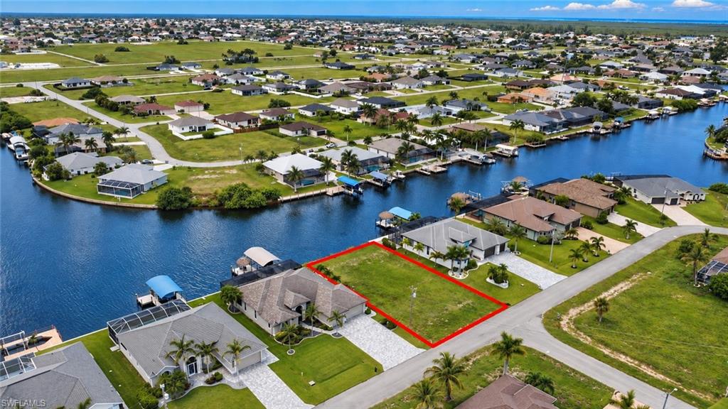 CAPE CORAL - Land