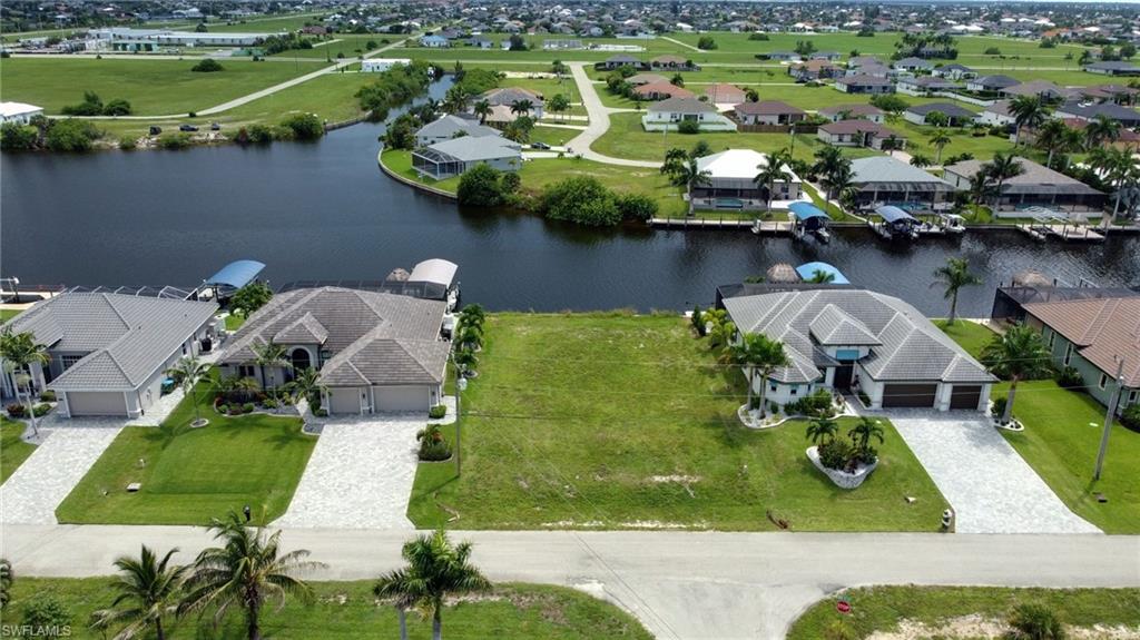 CAPE CORAL - Land