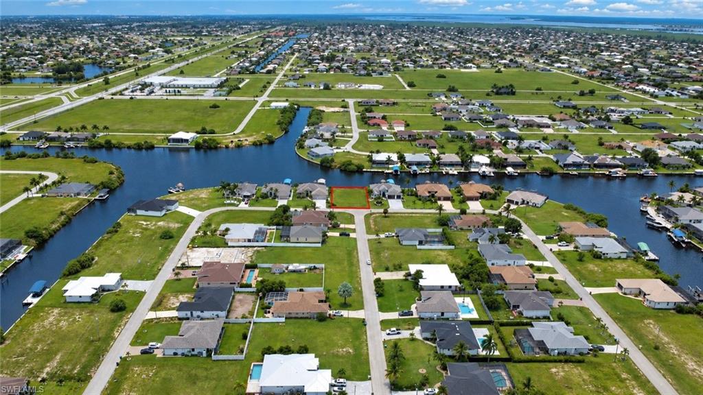 CAPE CORAL - Land