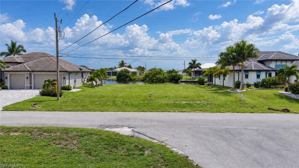 CAPE CORAL - Land