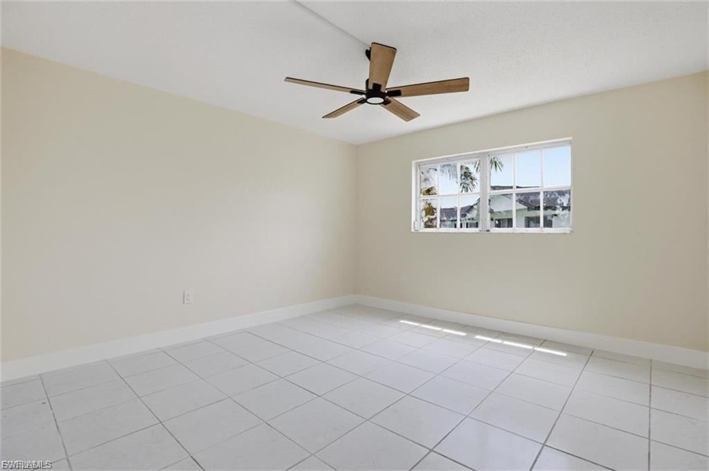WINDSOR WEST - Residential