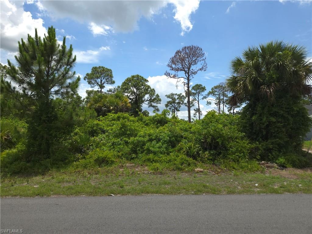 LEHIGH ACRES - Land
