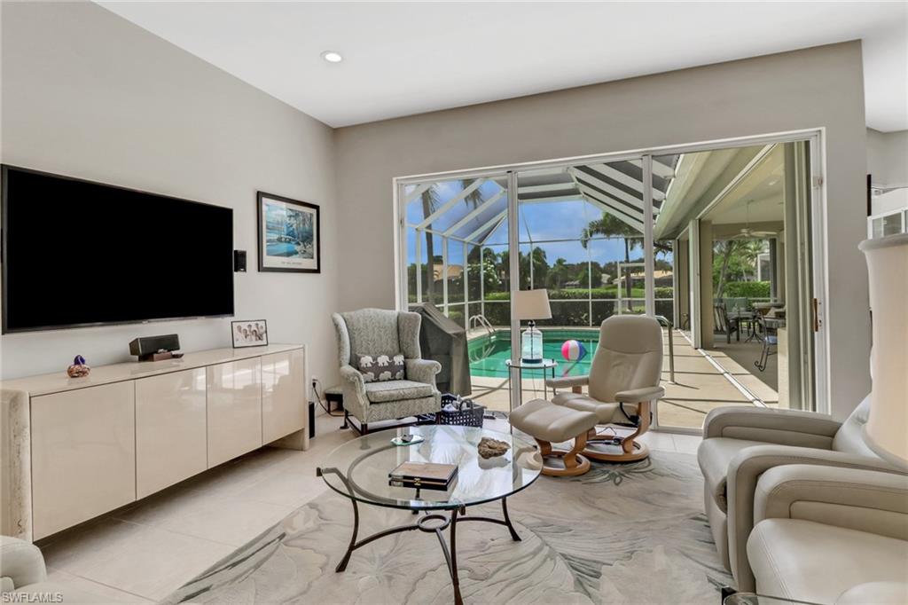 LONGSHORE LAKE - Residential