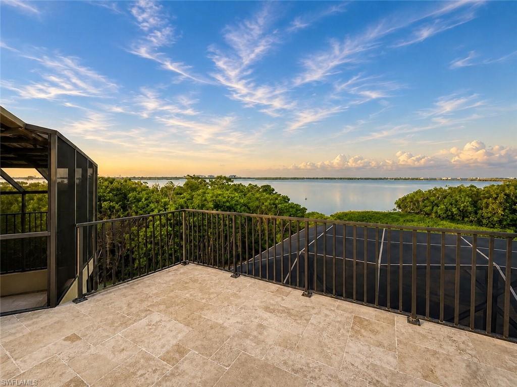 MARCO BEACH - Residential