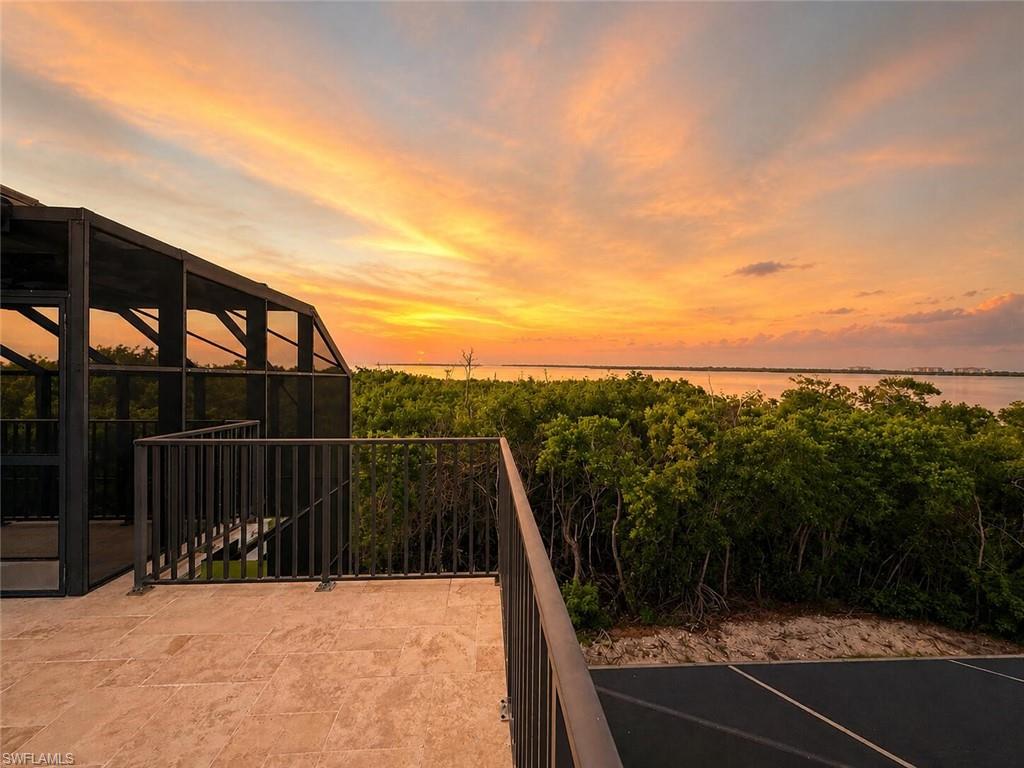 MARCO BEACH - Residential