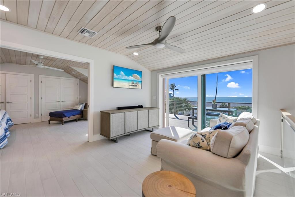 BEACH HOMES - Residential