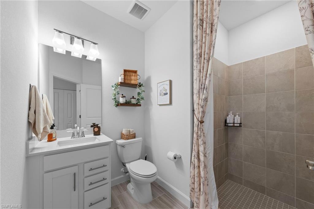 TUCKERS COVE - Residential Lease