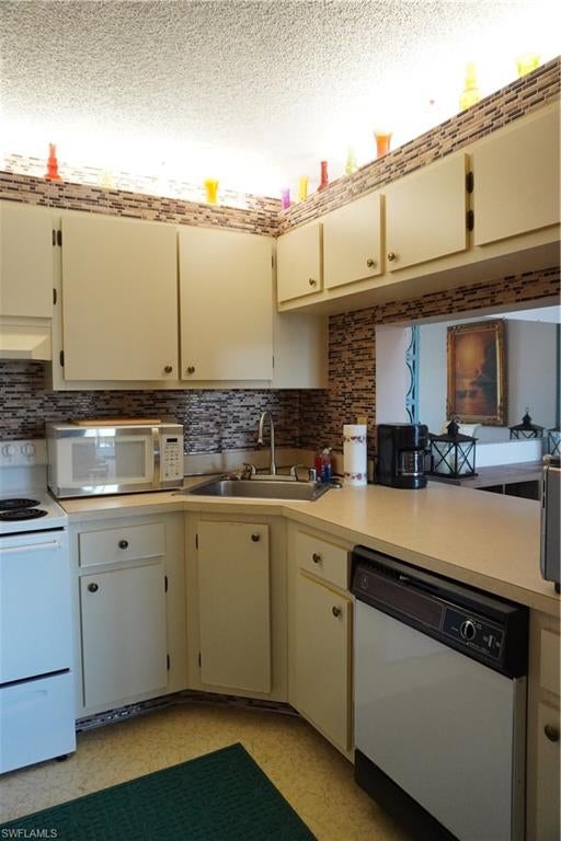 PINE RIDGE OF FORT MYERS VILLAGE - Residential