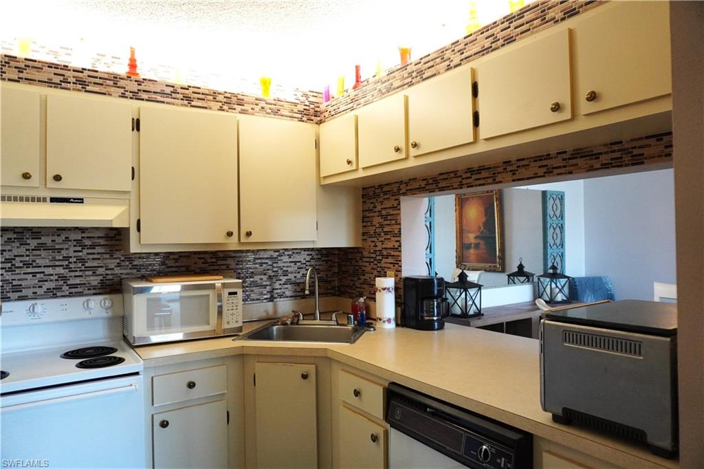 PINE RIDGE OF FORT MYERS VILLAGE - Residential