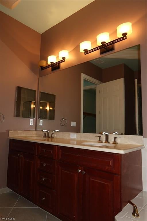 LEMURIA - Residential Lease
