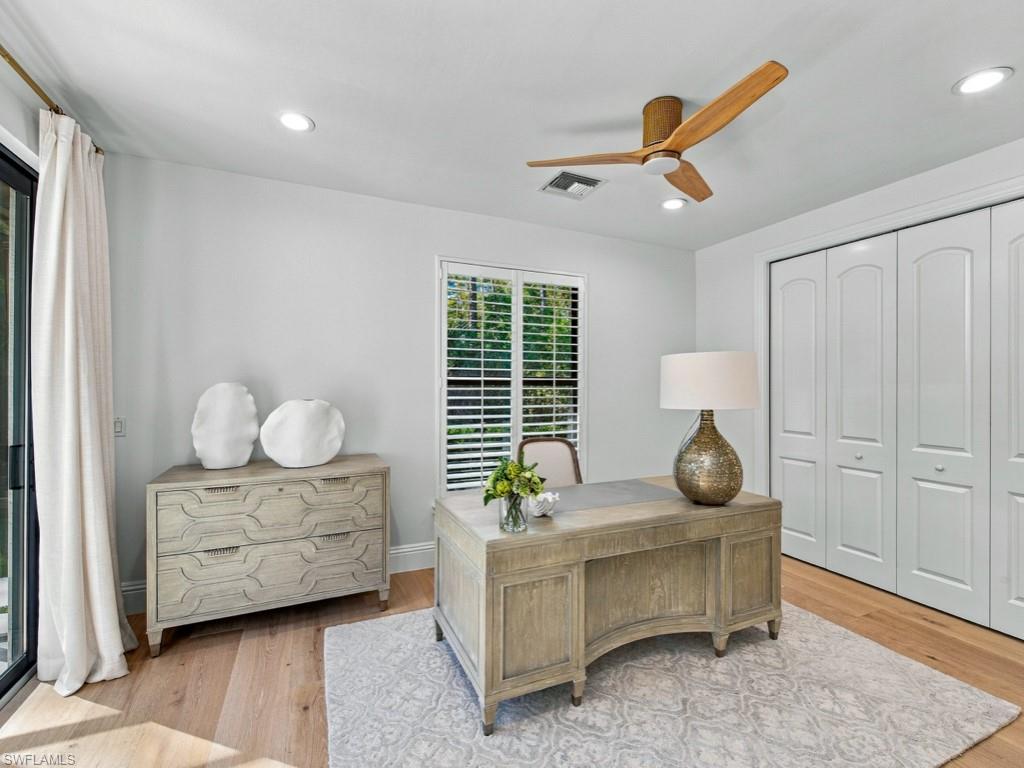 WILSHIRE LAKES - Residential