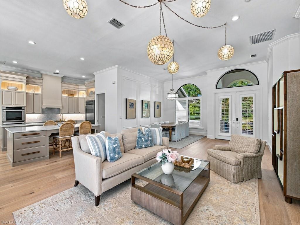 WILSHIRE LAKES - Residential