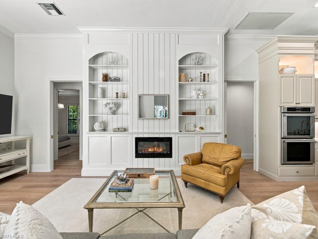 WILSHIRE LAKES - Residential