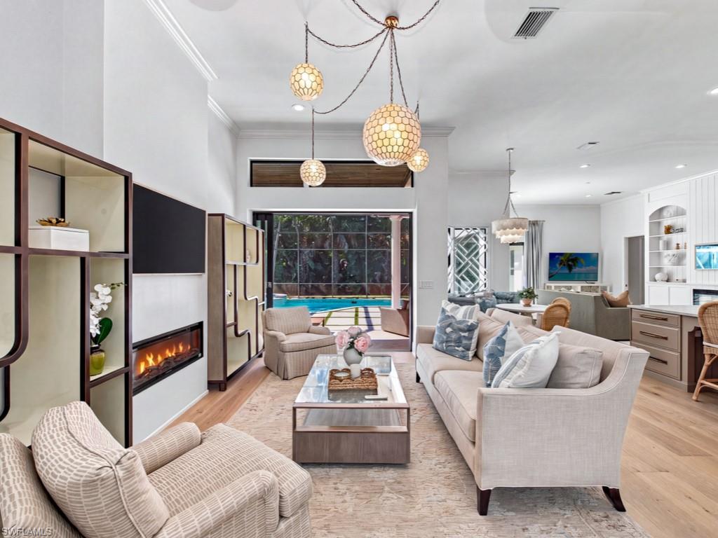 WILSHIRE LAKES - Residential