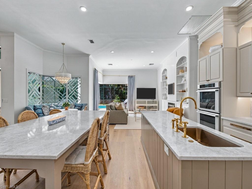 WILSHIRE LAKES - Residential