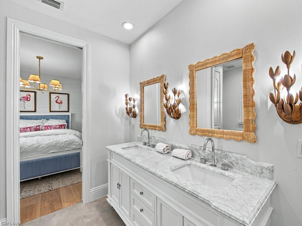 WILSHIRE LAKES - Residential