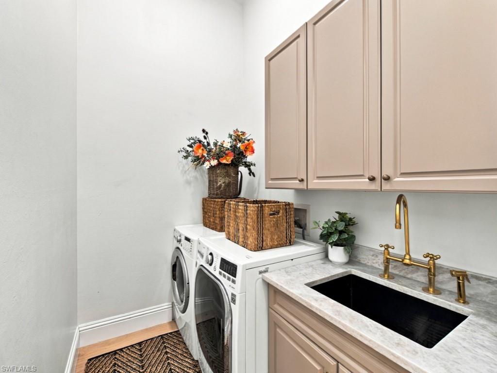 WILSHIRE LAKES - Residential