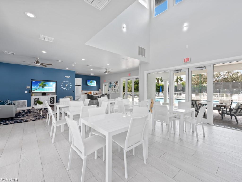 WILSHIRE LAKES - Residential