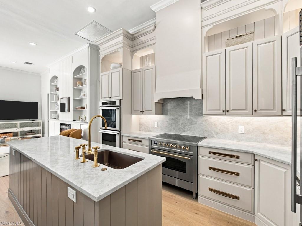 WILSHIRE LAKES - Residential