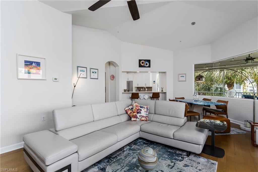 CORAL BAY II - Residential Lease