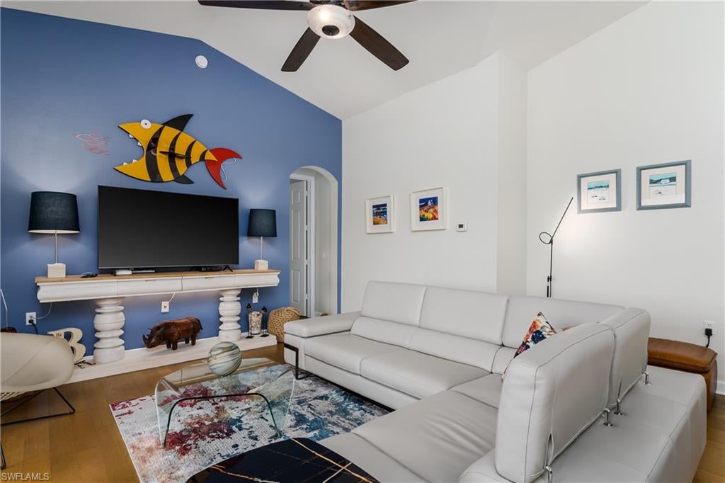 CORAL BAY II - Residential Lease