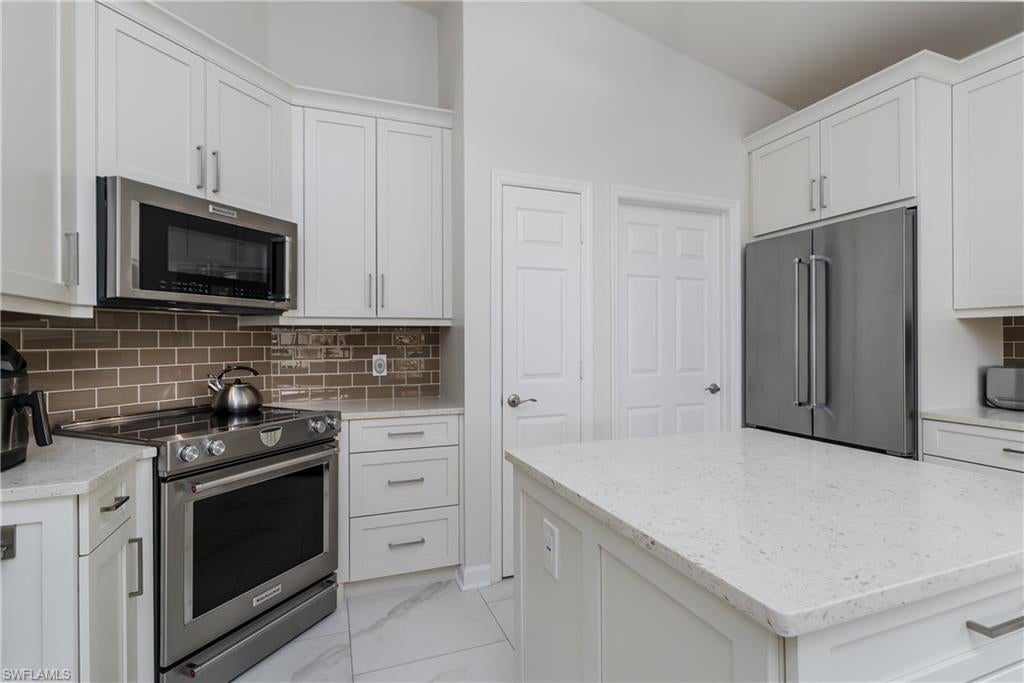 CORAL BAY II - Residential Lease