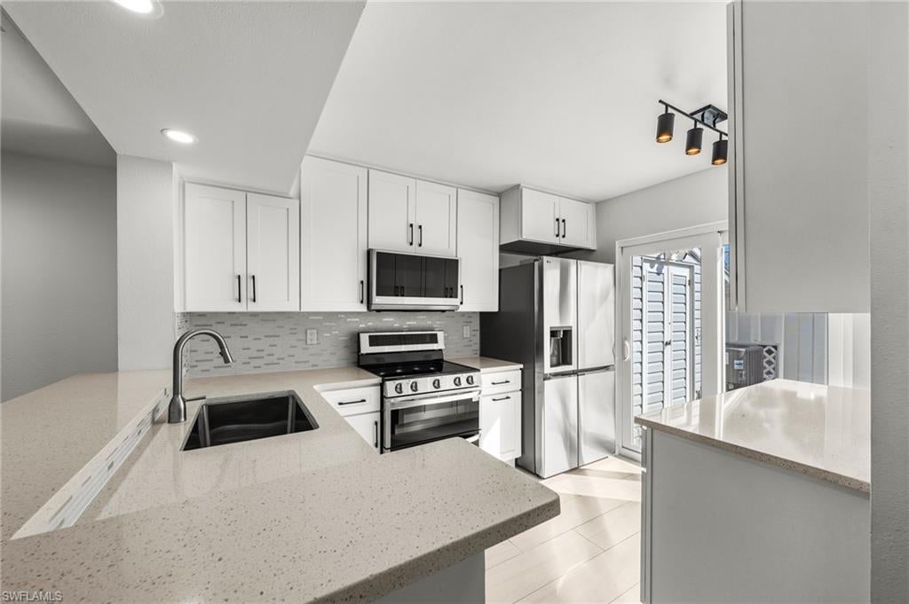 BOARDWALK CAPER - Residential
