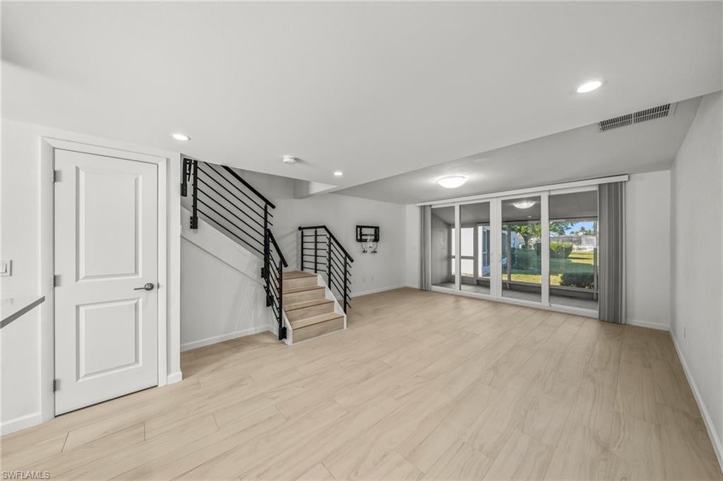 BOARDWALK CAPER - Residential