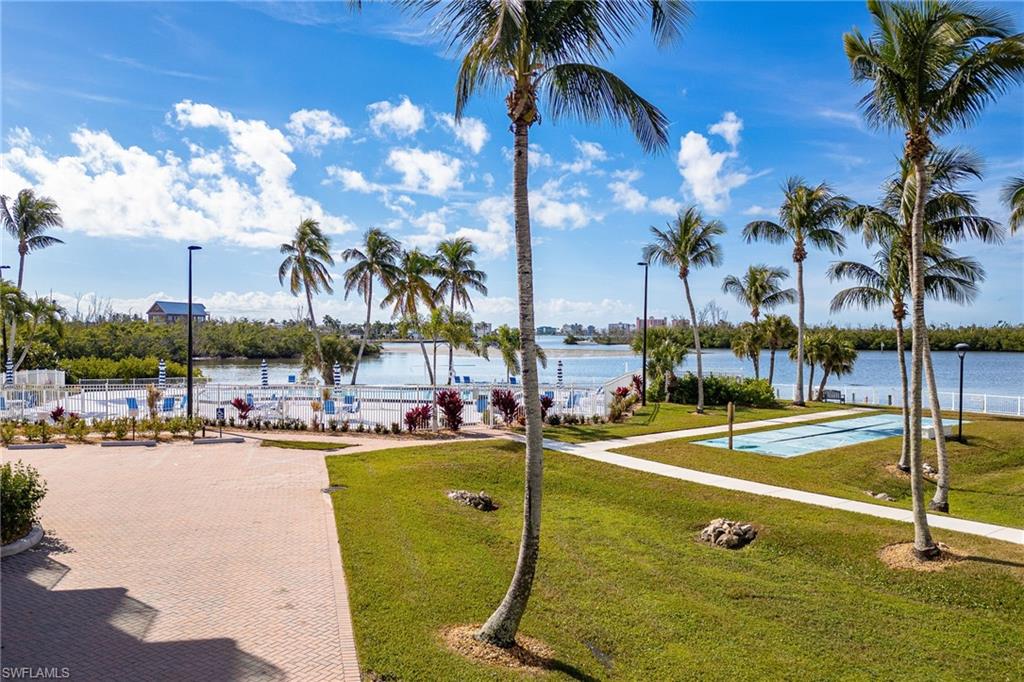 BOARDWALK CAPER - Residential