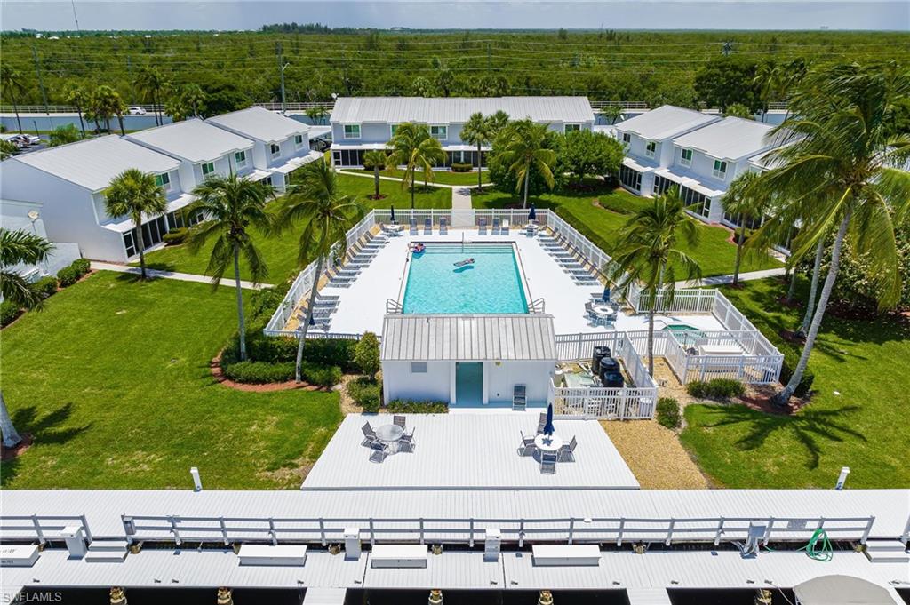 BOARDWALK CAPER - Residential
