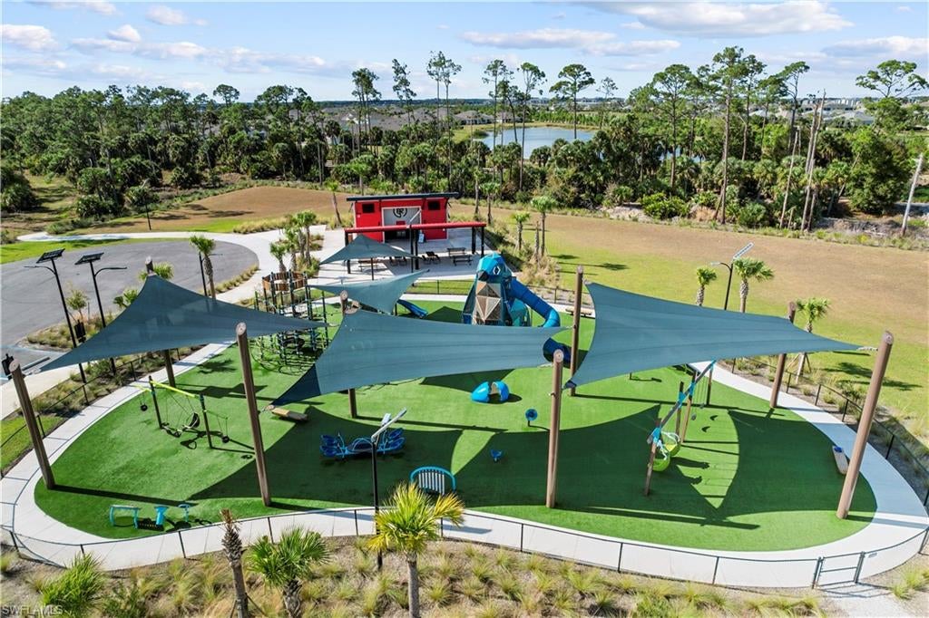 CRESCENT LAKES - Residential