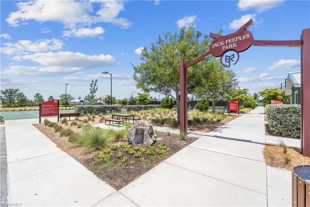 CRESCENT LAKES - Residential