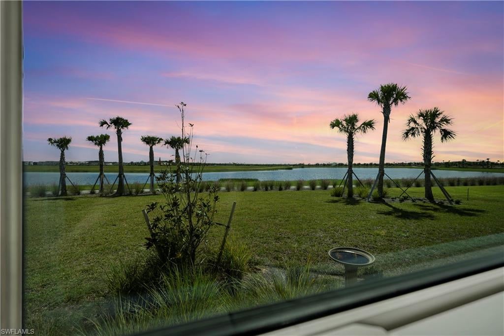 CRESCENT LAKES - Residential