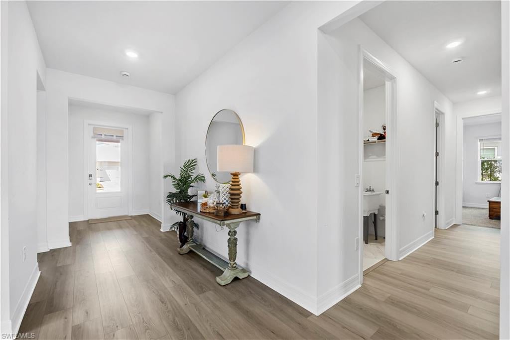 CRESCENT LAKES - Residential