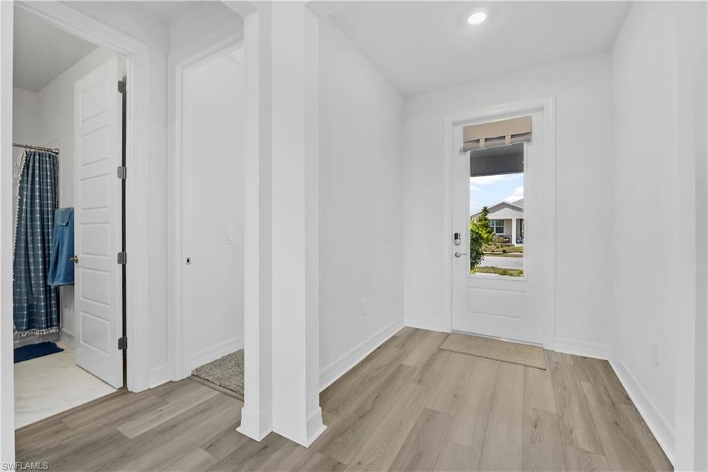 CRESCENT LAKES - Residential