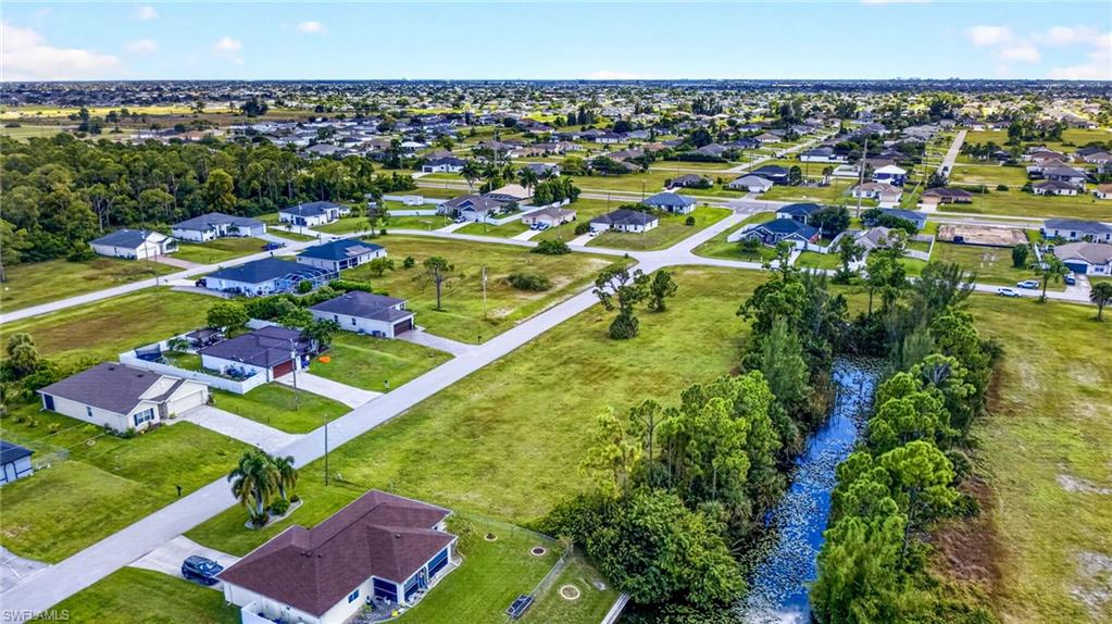 CAPE CORAL - Land