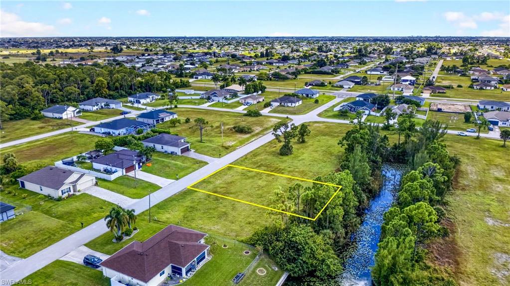 CAPE CORAL - Land