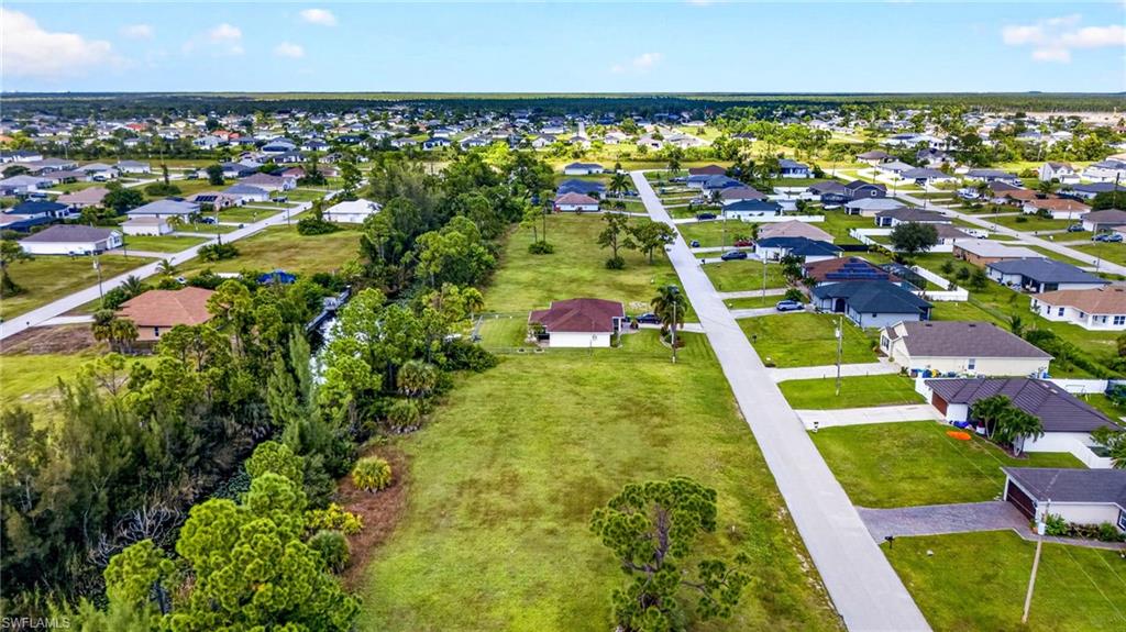 CAPE CORAL - Land