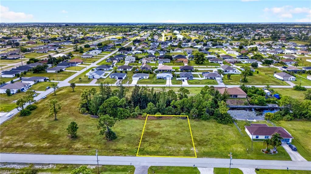 CAPE CORAL - Land