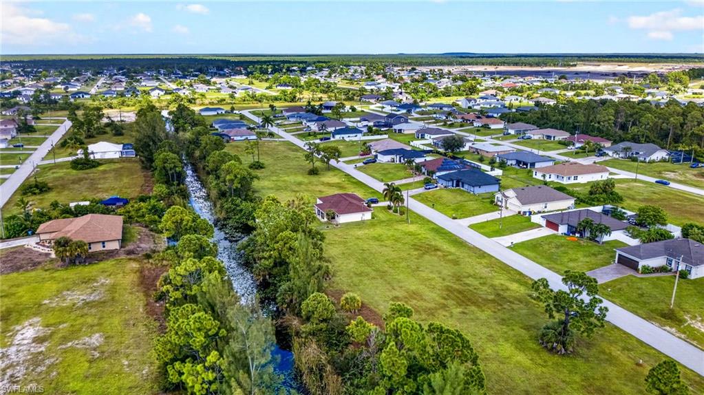 CAPE CORAL - Land