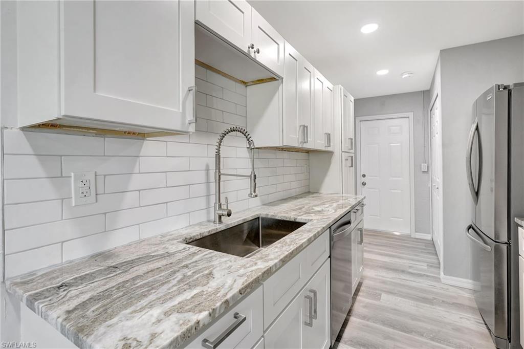 FORT MYERS SHORES - Residential