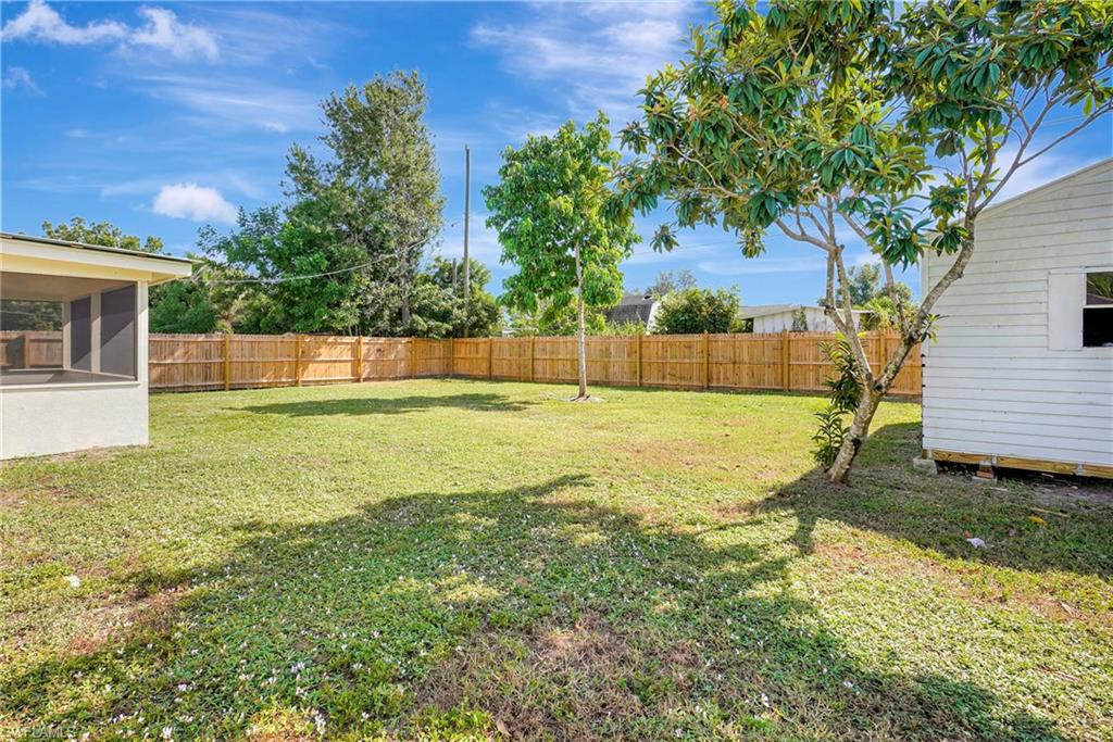FORT MYERS SHORES - Residential