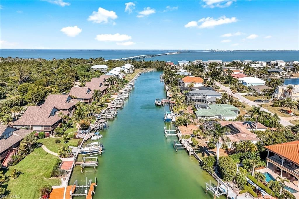 HARBOUR COTTAGES - Residential