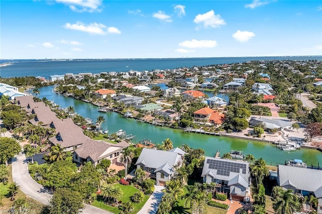 HARBOUR COTTAGES - Residential