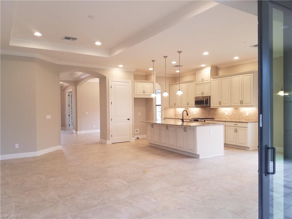 PEBBLE POINTE - Residential