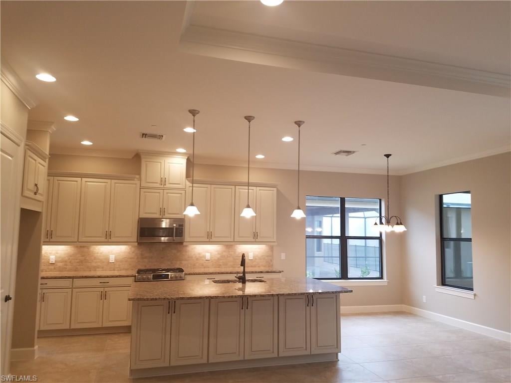 PEBBLE POINTE - Residential