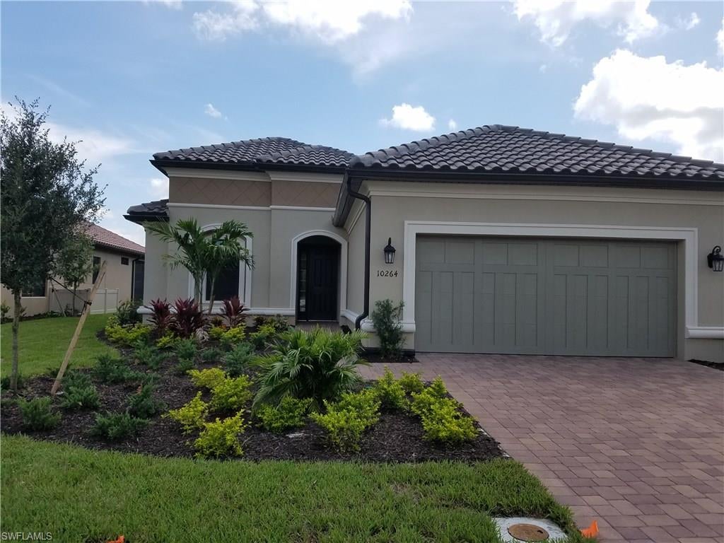 PEBBLE POINTE - Residential
