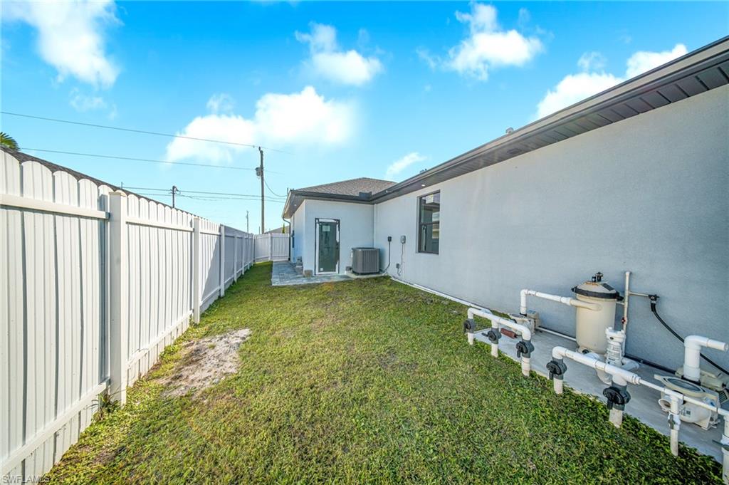 CAPE CORAL - Residential