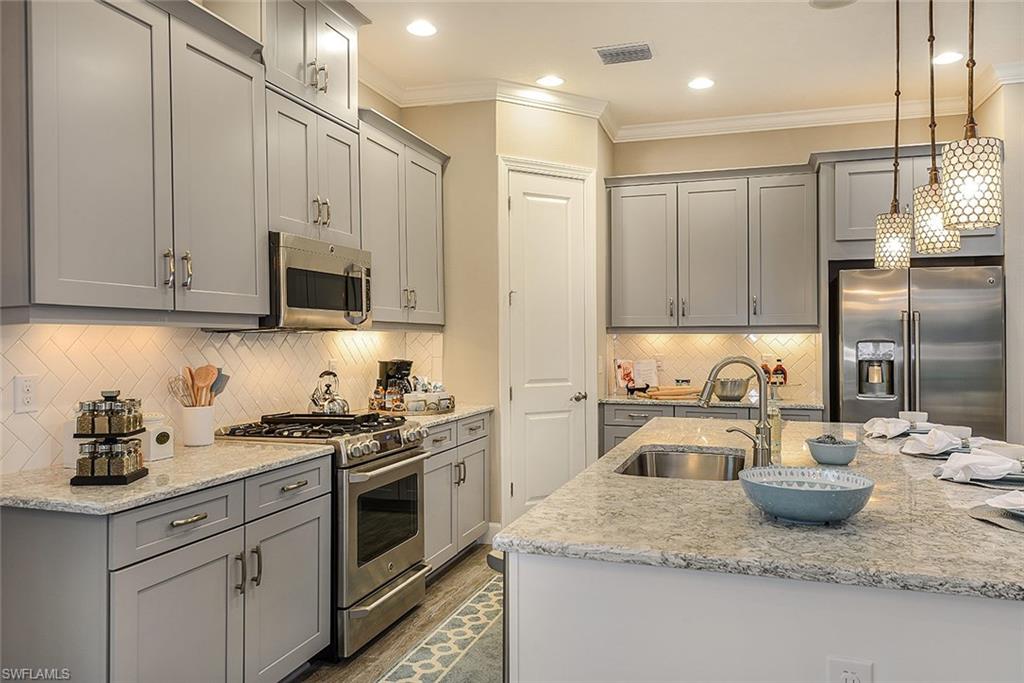 PEBBLE POINTE - Residential