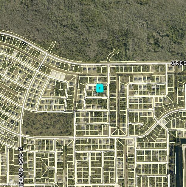 Nice duplex lot on a quite street with Southern Exposure.  Great investment property!! Deals like this don't come along often!!